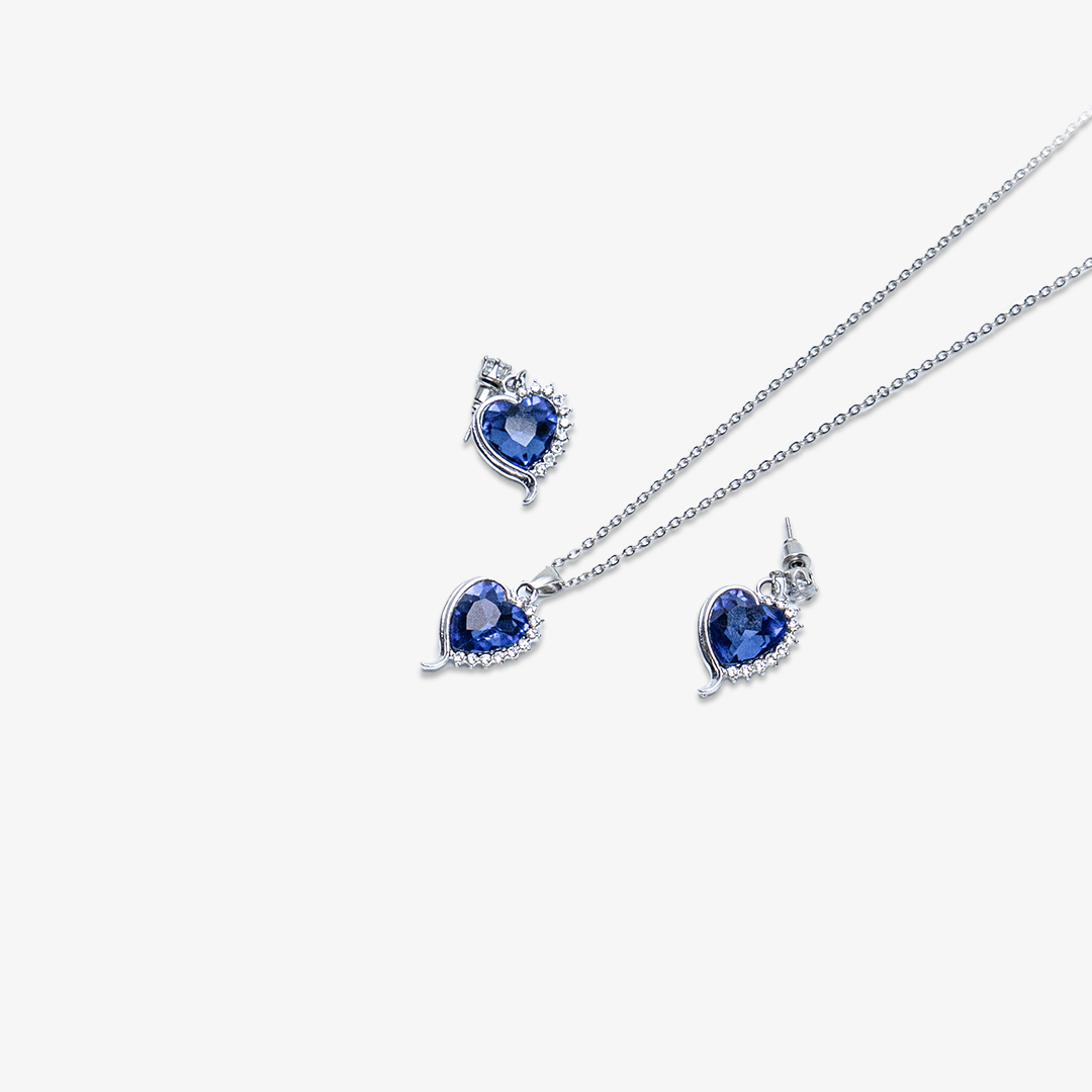 sapphire-blue-heart-halo-jewelry-set-2